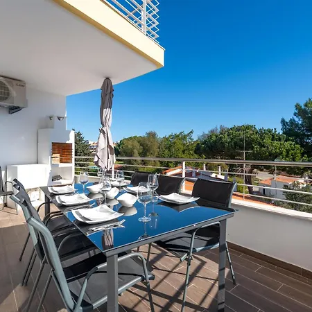 Ocean Drive - Oura - Jacuzzi - By Bedzy Lejlighed