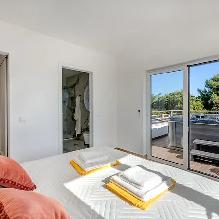 Ocean Drive - Oura - Jacuzzi - By Bedzy Albufeira