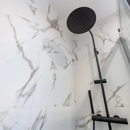 Ocean Drive - Oura - Jacuzzi - By Bedzy Daire