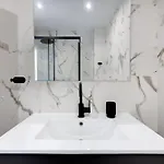Ocean Drive - Oura - Jacuzzi - By Bedzy Апартаменти *